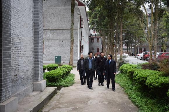 凉山州教育局罗成一行莅临我校检查指导彝区“9+3”免费职业教育工作